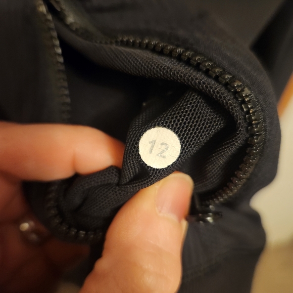 Lululemon zip up hooded jacket 12 women's - Picture 9 of 10
